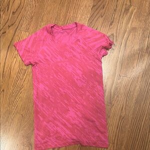 Hot pink Lululemon tiger pattern swiftly tech!